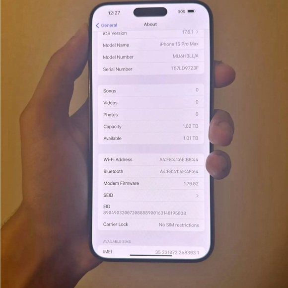 iPhone pro max - Picture 3 of 4